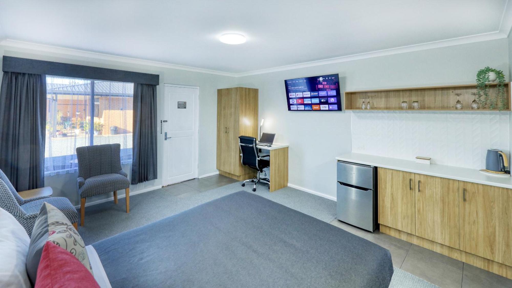 Deniliquin Motel Bagian luar foto